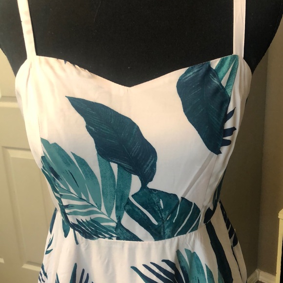 Soft pink dress - Picture 2 of 4